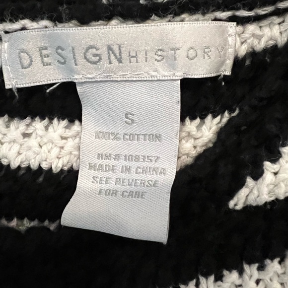 Design History Sleeveless Sweater - Picture 4 of 4